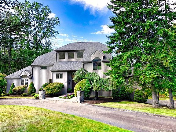 4th image of 42 Farview Farm Rd