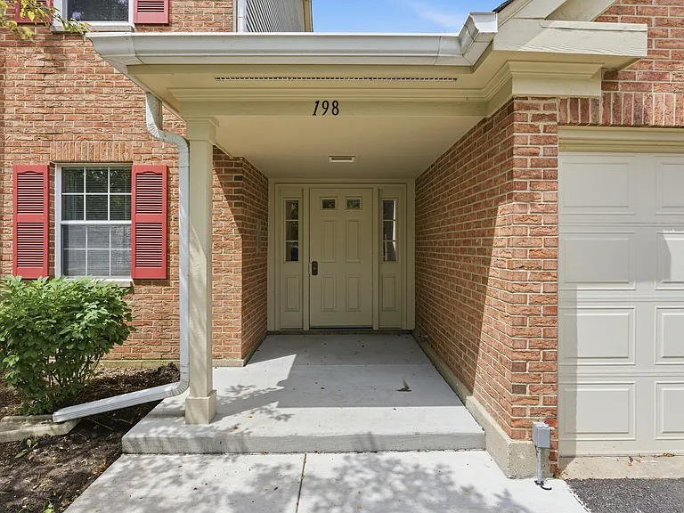 198 Camden Ct #Z1 — Photo 2