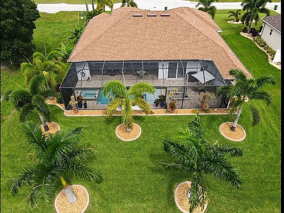 4th image of 1043 Rotonda Cir