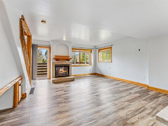 5th image of 80 Cove Blvd #103