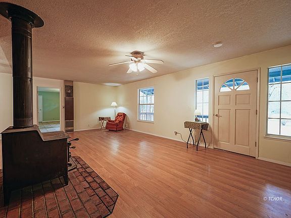 5th image of 51 Pleasant Dr