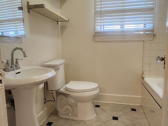 5th image of 508 S Serrano Ave #411