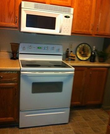 3rd image of 232 Woodbine Ave SE