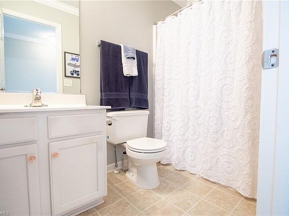 5th image of 19 Ackland Dr