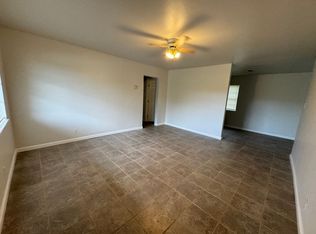 6710 Fairwood Rd, Hitchcock, TX 77563
