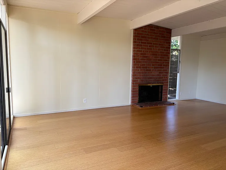 14 Roosevelt Cir — Photo 3