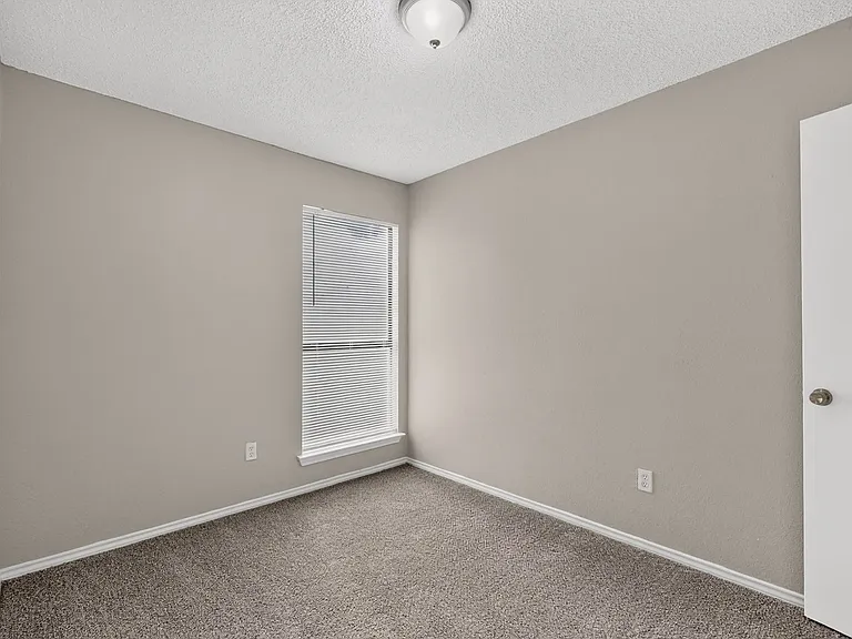 2521 Winter Oak St — Photo 23