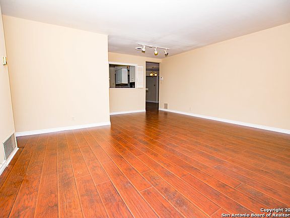 3rd image of 3300 Shady Springs Dr