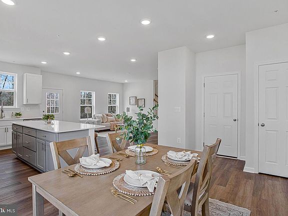 5th image of 118 Kinsey Dr