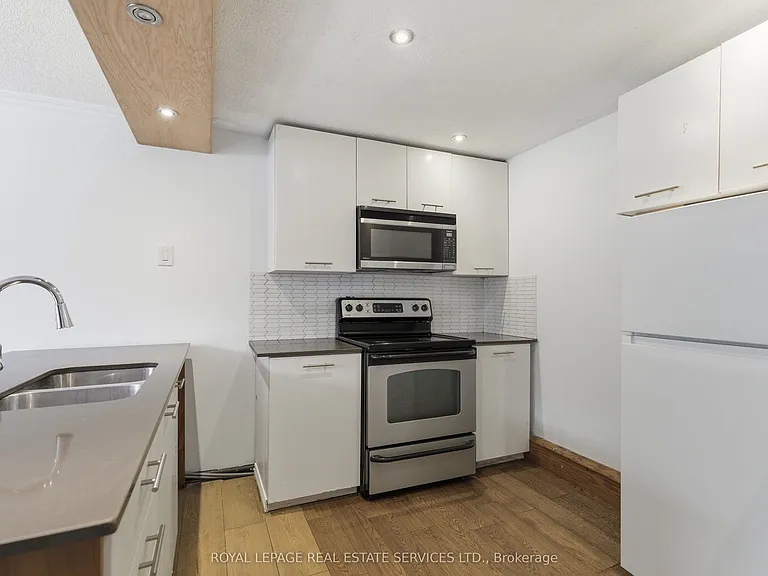 341 Rexford Dr — Photo 31