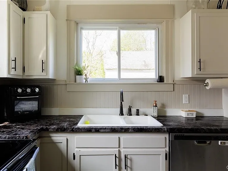 624 Hamlin St — Photo 18