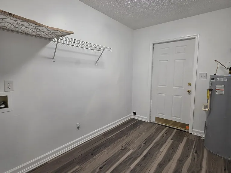 3917A Rodnor Forest Ln — Photo 5