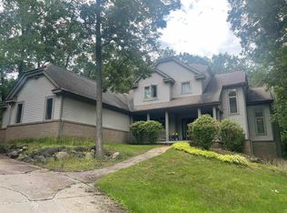 11361 Olde Wood Trl, Fenton, MI 48430