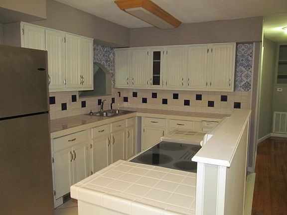 4th image of 2044 Lintwood Dr