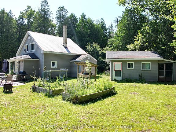 2nd image of 76 Burma Rd