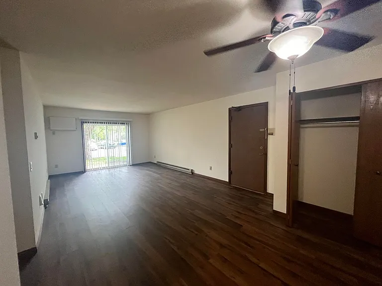 High Point Commons Apartments — Photo 32