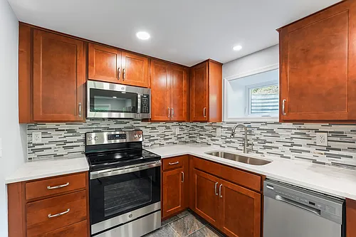 425 E Maple St #2 Photo 1