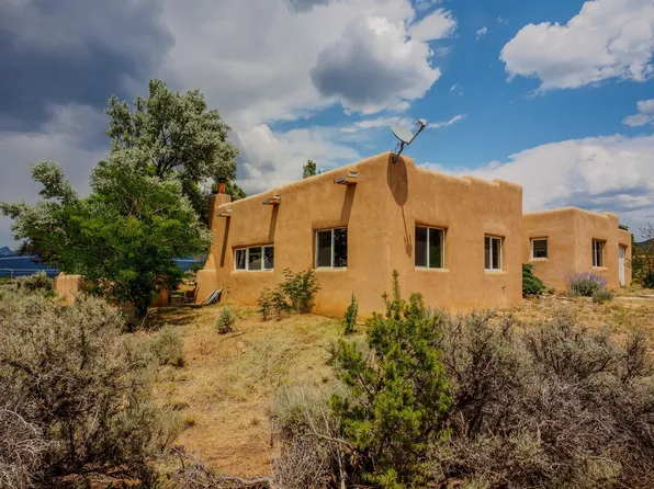1010 Calle Cuervo, Taos, NM 87571
