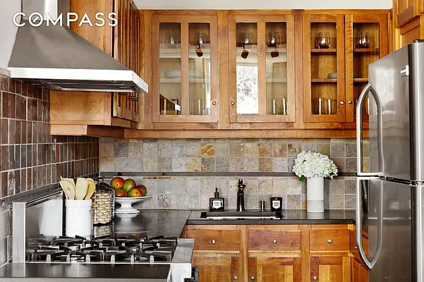 Sold by Compass | media 5