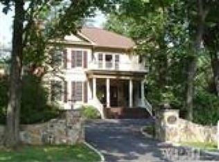 190 Wilmot Rd #B, New Rochelle, NY 10804