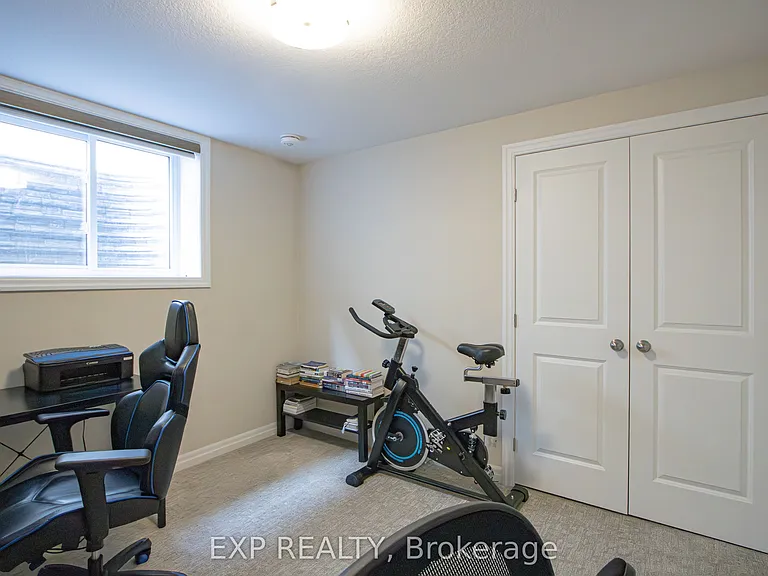 17 Harlequin Ct — Photo 26