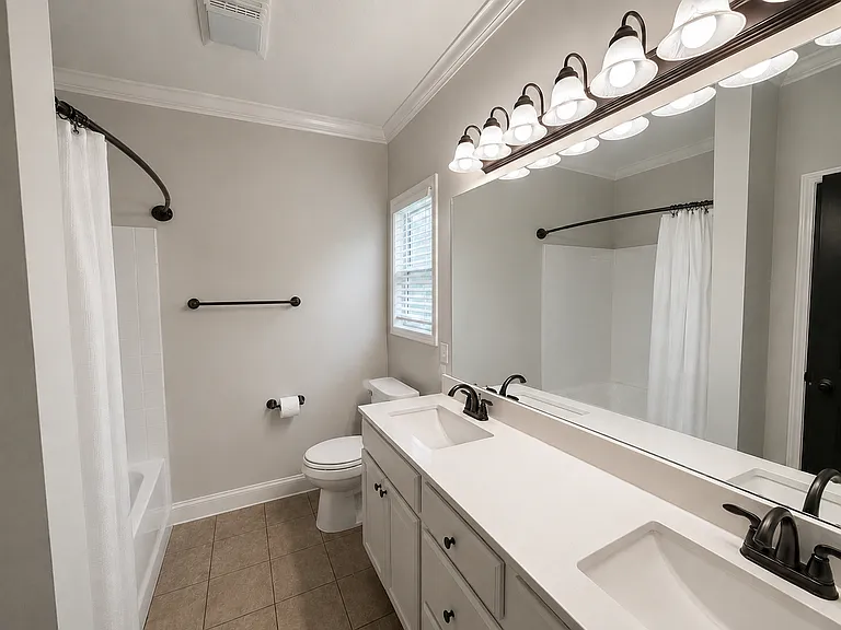 2086 Meadow Creek Ln — Photo 8