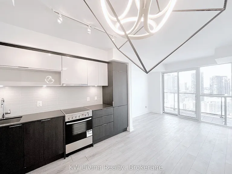 159 Wellesley St E #3309 — Photo 10