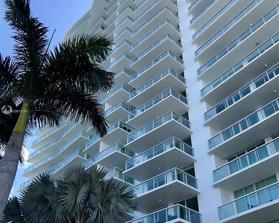1st image of 10 Venetian Way APT 601