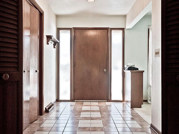 4th image of 1408 Sierra Ave NW