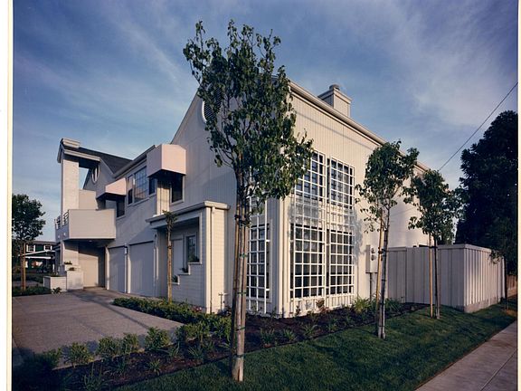 3rd image of 906-912 E Floradora Ave #906