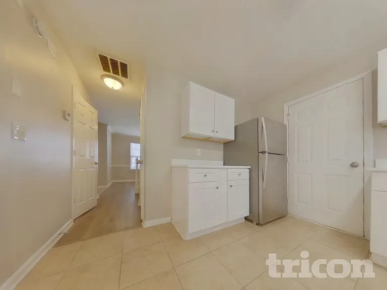 1047 Winterglen Way — Photo 6