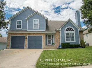 3204 S Mark Twain Ave, Blue Springs, MO 64015