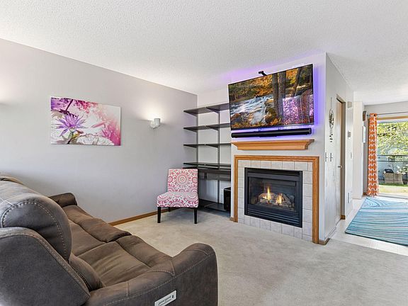 5th image of 2971 Village Ct