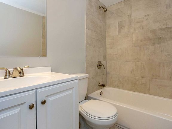 5th image of 85 Woodcock Ln