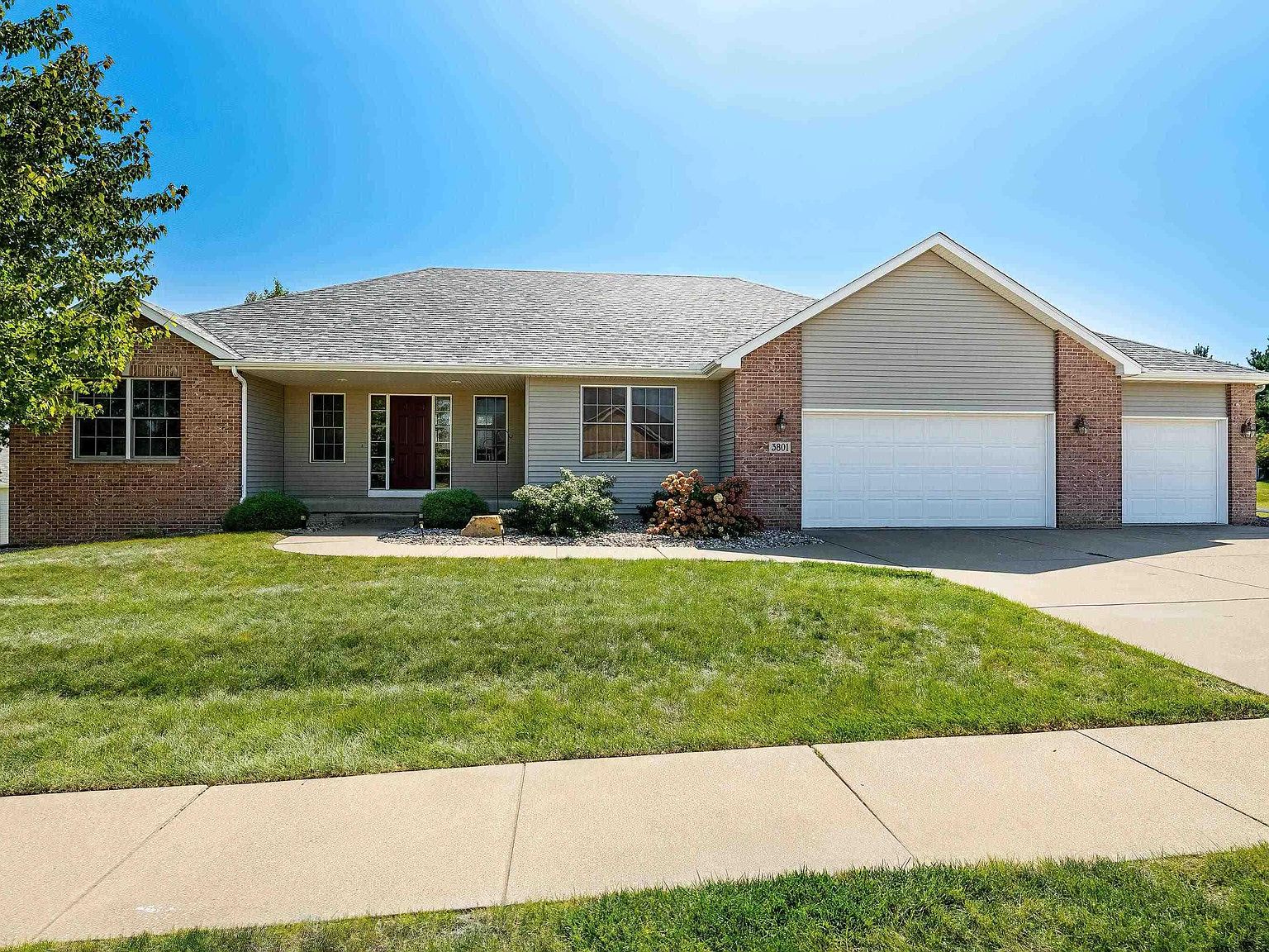 3801 Wilderness St, Bettendorf, IA 52722 MLS QC4247359 Zillow
