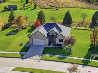 1319 W Cademon Cir, Lincoln, NE 68523