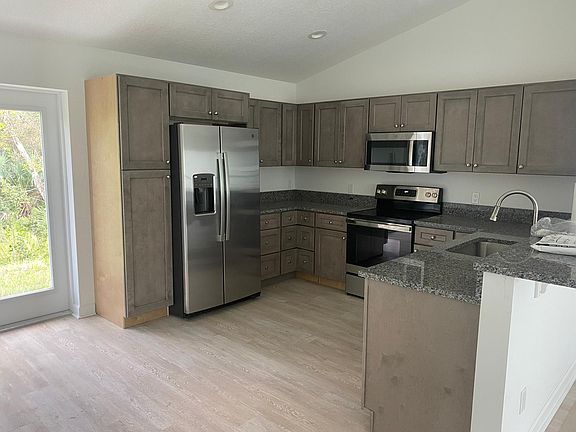 2nd image of 1325 26th Ct SW