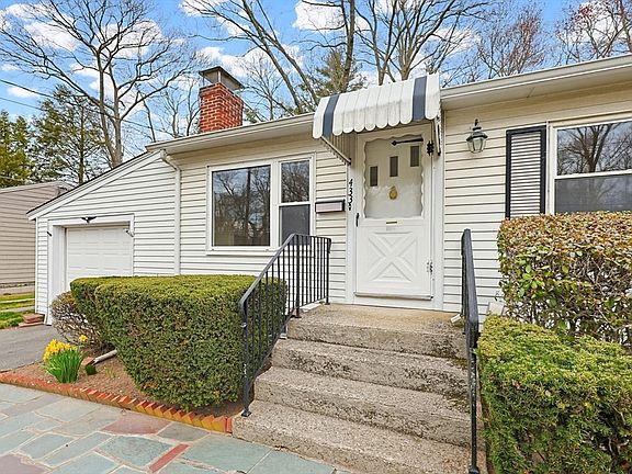 2nd image of 433 Winter St