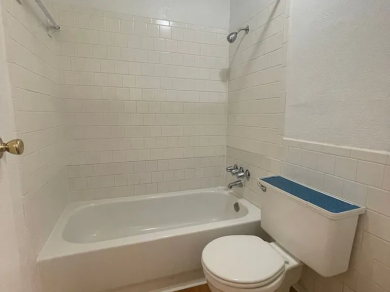 Ashley Crest — Photo 16