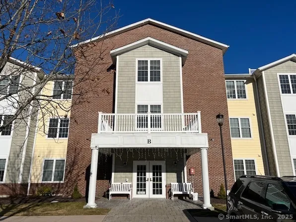 2590 Gold Star Highway APT 114, Groton, CT 06355