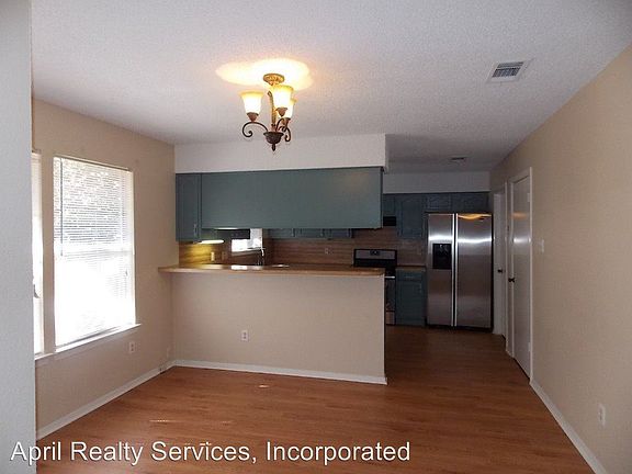 5th image of 4615 White Elm Dr