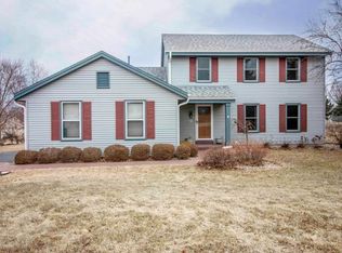 N74W23135 S Ridgeview Cir, Sussex, WI 53089