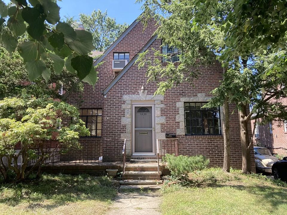 1st image of 6430 Ellwell Cres