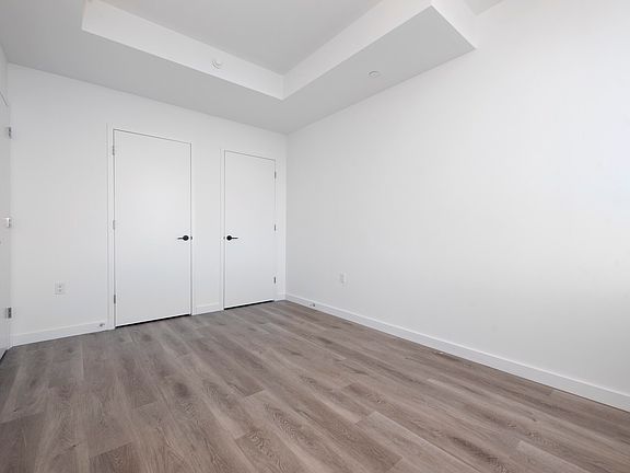 5th image of 1856 Park Ave #14