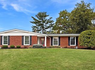 822 Westwood Dr, Ballwin, MO 63011