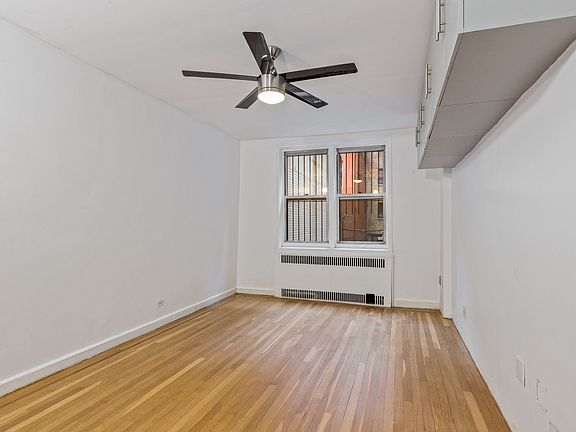 4th image of 305 W 52nd St APT 1K