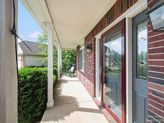 4th image of 308 Stone Glen Ct