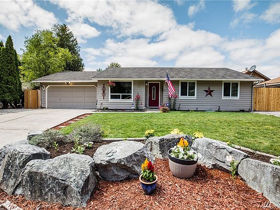 2nd image of 709 Century Ct NE
