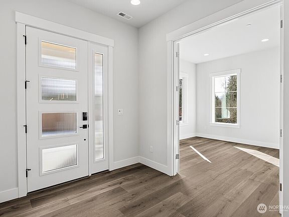 4th image of 24914 SE 17th Street #2