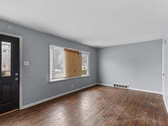 3rd image of 5944 Laura Ave